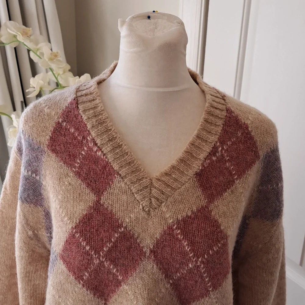 Alan Paine Mens Vintage‎ English Shetland Wool Argyle Sweater Tan/Lilac/Rust S-M